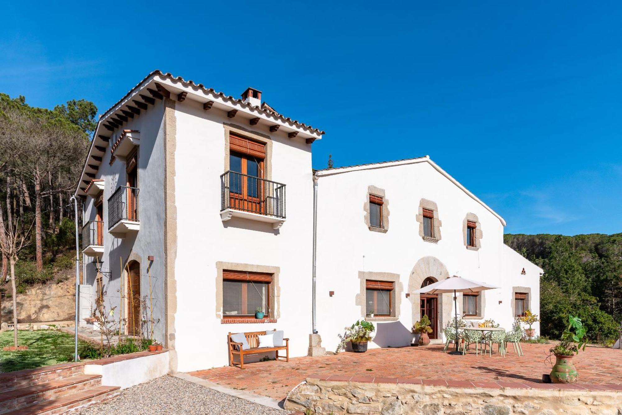 La Terraza - Grosszuegiges Appartment In Katalanischer Masia Sant Iscle De Vallalta Luaran gambar