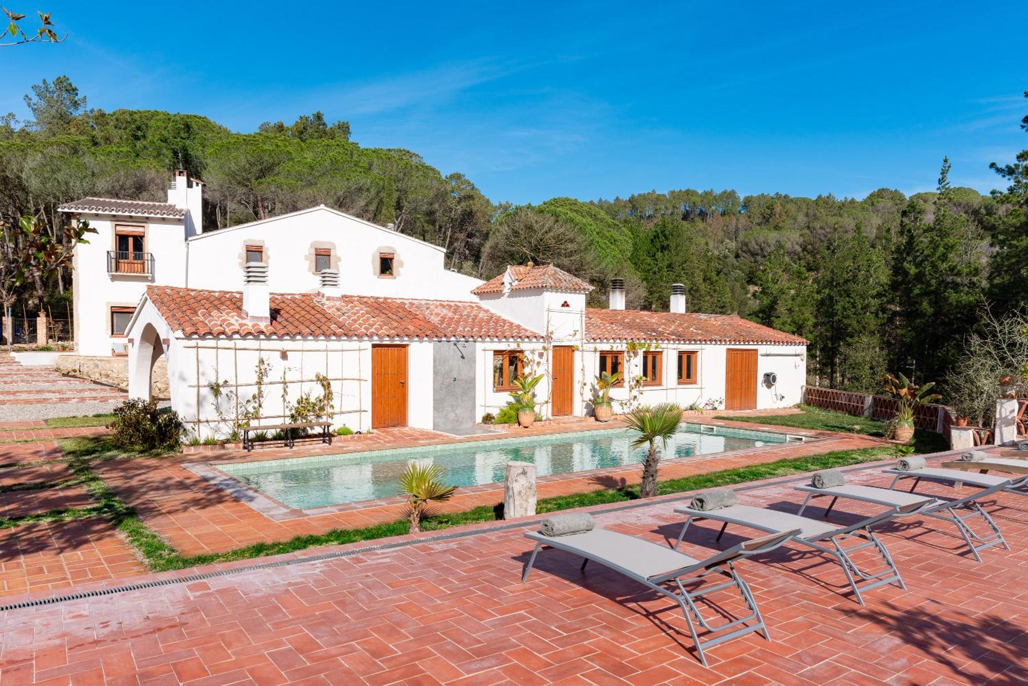 La Terraza - Grosszuegiges Appartment In Katalanischer Masia Sant Iscle De Vallalta Luaran gambar